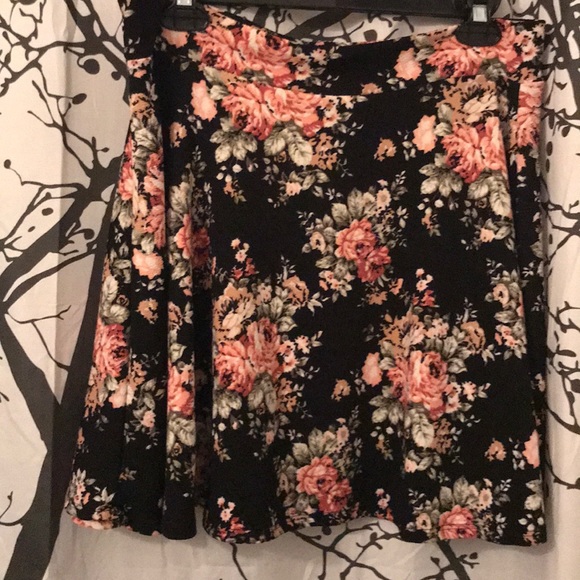 DONATED— Flowy skirt - Picture 7 of 7